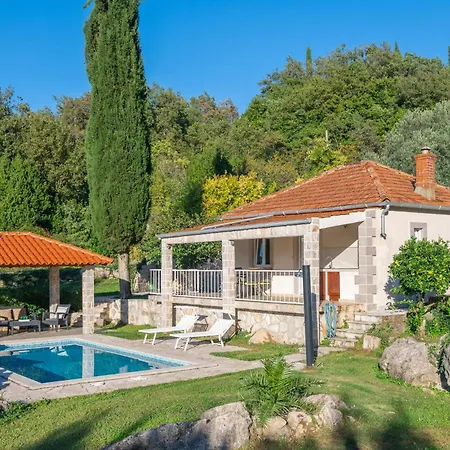 Radovcici Gornje Selo بيت للعطل *