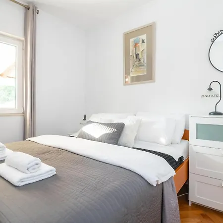 2 Bedroom Beautiful In Radovcici * Srednji Radovcici
