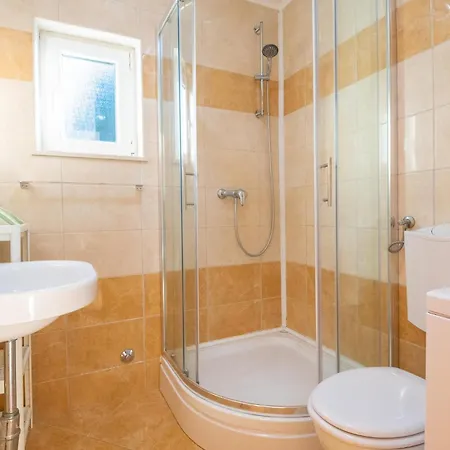 2 Bedroom Beautiful In Radovcici