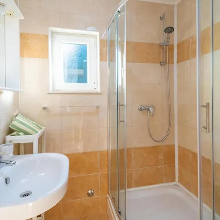 2 Bedroom Beautiful In Radovcici *