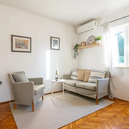 2 Bedroom Beautiful In Radovcici Srednji Radovcici