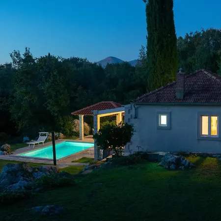 Feriehus Radovcici Gornje Selo *