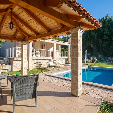 2 Bedroom Beautiful In Radovcici * Srednji Radovcici
